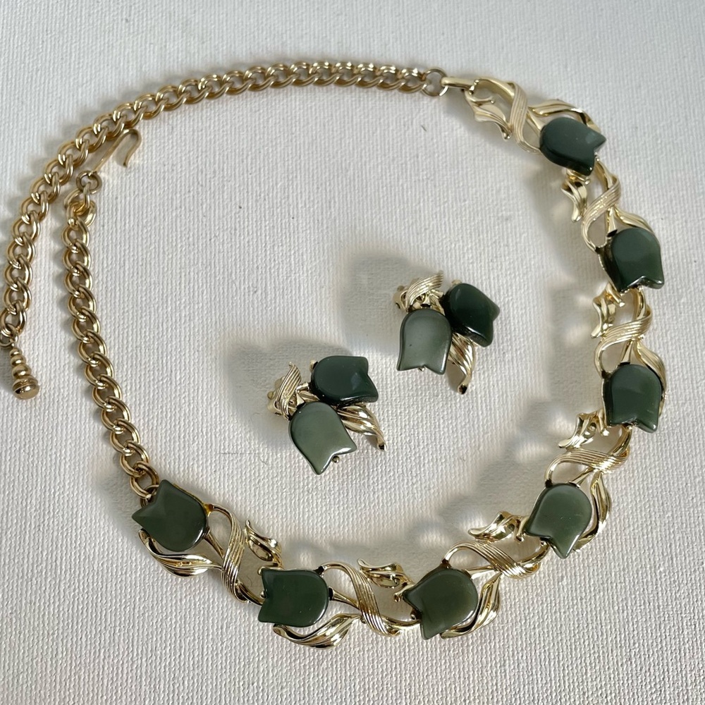 Vintage floral lucite necklace and earrings